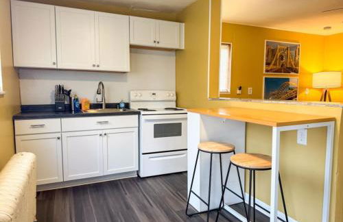 Sleeps 6 Homey 2 Bedroom with 5 Beds and WIFI - Foto 4