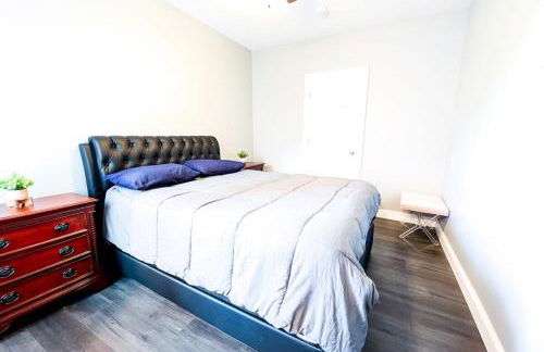 Group Friendly 6BR Near Aquarium & Niagara Falls - Photo 24