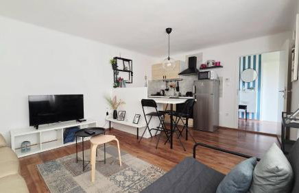 Garden View & private parking - Photo 12