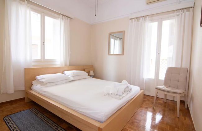 Cozy Apartment Next to Alimos Beach - Photo 2