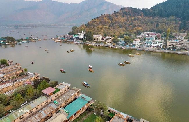 Prince of Kashmir Luxury Houseboat - Foto 8