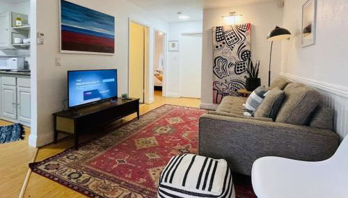 Artist's retreat near the heart of the city - Photo 1