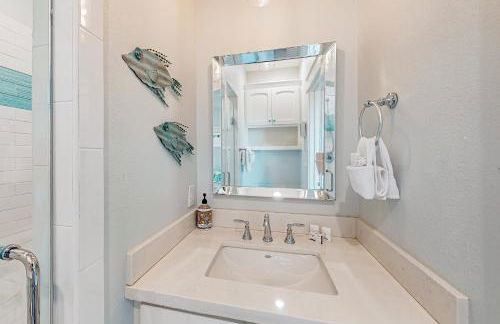 Stunning Beachfront Cargo Lift Sleeps 14 - Foto 30