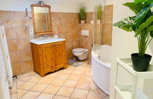 DEUTSCHE VILLA - SUPERIOR APARTMENT- 1 Obergeschoss mit gem Sauna und Garten - Foto 25