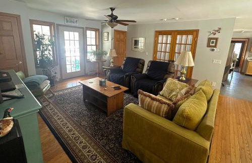 Private 5-Acre Escape - Pool, Lake & Gardens - Foto 64