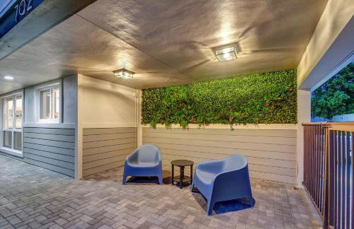 Coastal Palms House - Photo 19