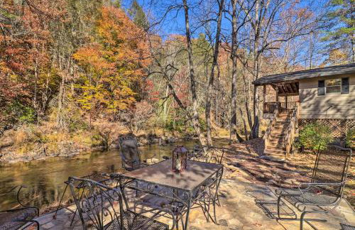 Creekside Retreat with Deck, 18 Miles to Wolf Ridge - Foto 1