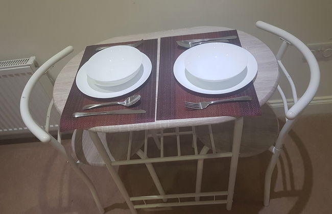 Lovely Large Garden Flat - Photo 10