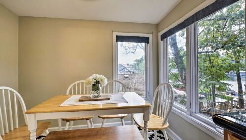 Lakeside Home with Boat Dock in Sunrise Beach - Foto 5