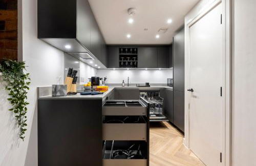 Signature Suite- City Centre, Pool Table, Canal, Netflix Sleeps 7 - Foto 6