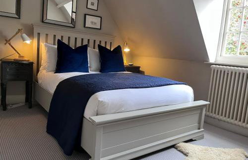 Cottage c1790, Superb central Witney, free parking - Photo 4