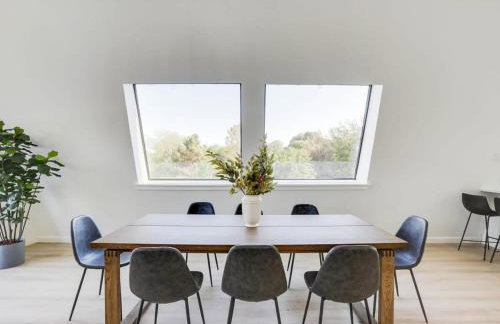 Modern Home - 1 Acre Lot w Pool Patios Jacuzzi - Foto 13