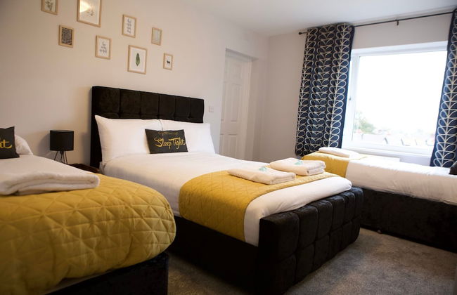 The Sailing Club - 6 Bedroom Hot Tub Town Centre - Photo 25