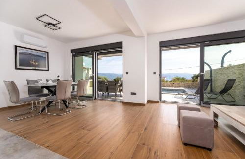 Villa Rosemary -semi-detached villa with a pool and a panoramic view, close to a sandy beach - by TRAVELER tourist agency Krk - Foto 19