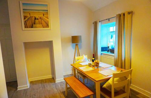 Staycation at Pine Cottage, a newly refurbished holiday cottage - Photo 6