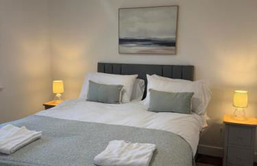 Luxury Contractor 4 Bed Home Sleeps 8 Cardiff Airport Parking - Foto 2