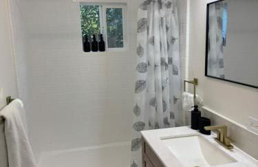 2 bed 1 bath special woodlake duplex A - Photo 14