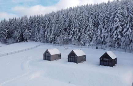 Stodoły Modyń - Domki w Beskidzie Wyspowym - staw kąpielowy, balia, sauna, grota solna - widok na góry - Photo 59