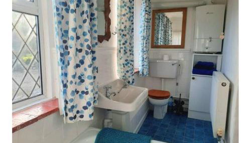 Double Ensuite with Bath, Sofa, Desk, Wardrobe - Foto 3