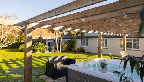 Sussex Escape for 8 with Hot Tub nr Goodwood - Foto 5, Garden, Garden view