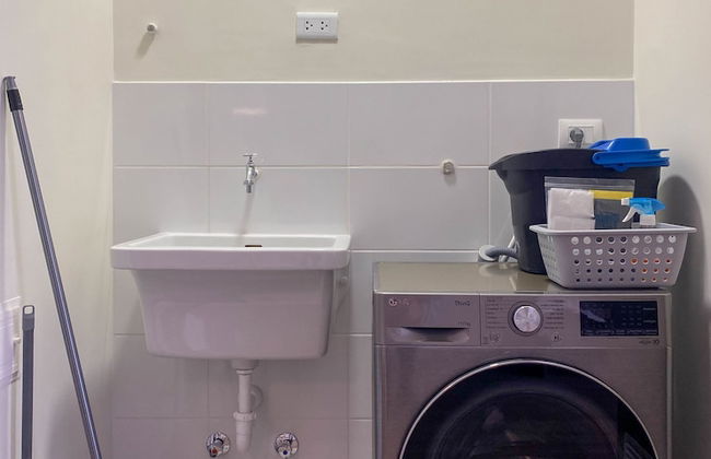 w Illustrious 1BR w Balcony in Miraflores - Photo 20