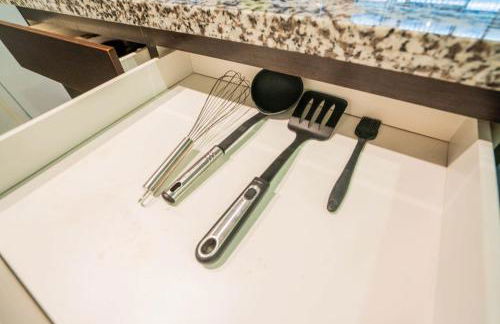 Relaxing 2BD - Central Downtown - Gym, Pool, Parking - Foto 40