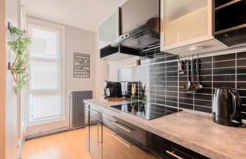 Grand T2 à 8mn de Lille et Stadium Terrasse et parking privé - Foto 23