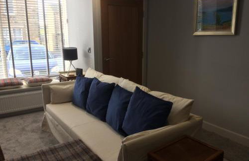 40 Newgate Barnard Castle -Central Location - Court Yard - Dog Friendly - Sleeps 7 - Wood Burner - Complimentary Logs & Wine - Smart TV - Foto 1