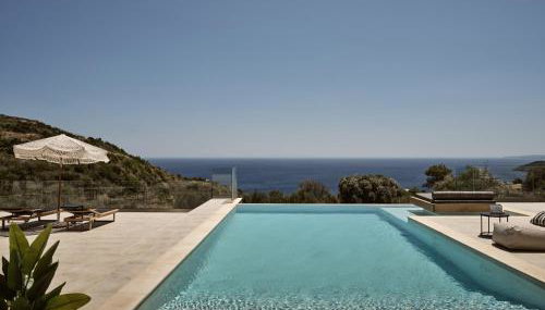 Elle Lux Villa, Essence of Endless Blue, By ThinkVilla - Foto 4, sunbed
