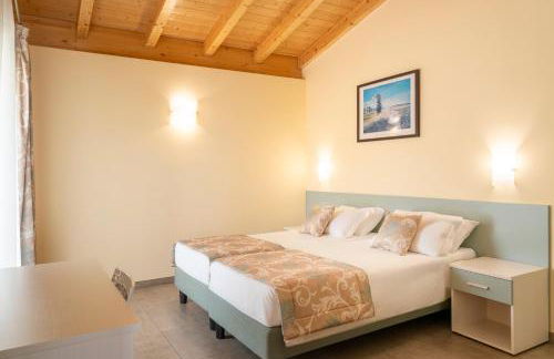 Residence Dany appartamenti con cucina vista lago piscina e parcheggio - Foto 36