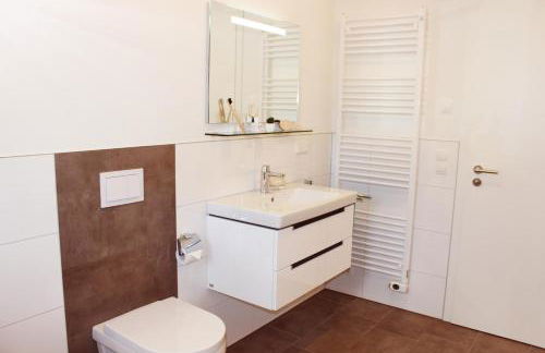 FerienHAUS Marta am Diemelsee im Sauerland mit eigener Sauna, Garten, Terrasse, Balkon und Blick auf den See - Foto 34