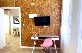 Soho Boho Apartments - with sunny rooftop terrace and fiber optic internet - Photo 24