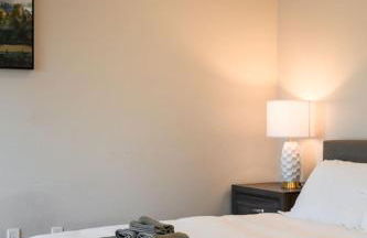 Luxury Estate with Sparkling Pool & Elegant Amenities - Foto 158