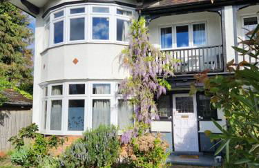 Wisteria Apt Spacious 3BR & Balcony - Photo 8