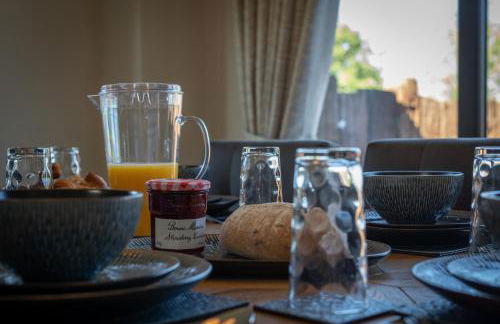 Dewin Bach - Luxury Lodge, Hot Tub, Close to Beach - Photo 35