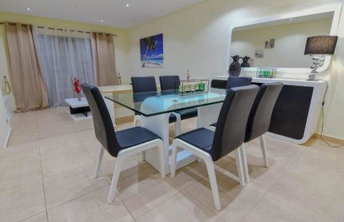 Stunning Villa with Pool - Foto 15