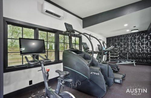 Spacious 2 Apt Combo Sleeps 12 Pool and Pets - Photo 27