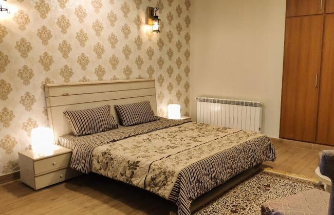 Bellevue Luxury Apartments - Photo 2