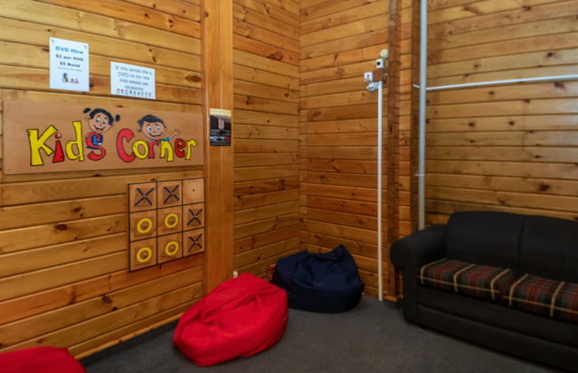 Te Anau Top 10 Holiday Park - Photo 63