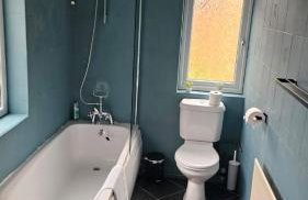 Lovely 5 Bedroom Home w Garden near Northampton - Photo 12