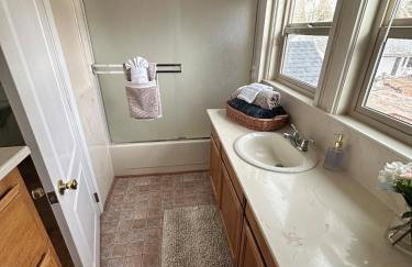 Medford Home And 2 Condos With Pool - Photo 52