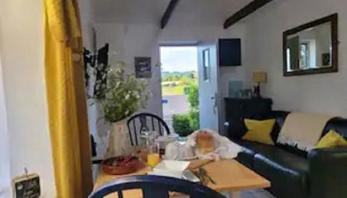 Birch Cottage with private wood fire hot tub - Foto 3