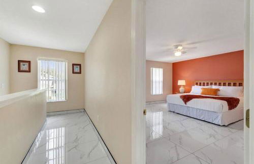 South Facing Pool, Close to Attractions, Remodeled - Foto 13