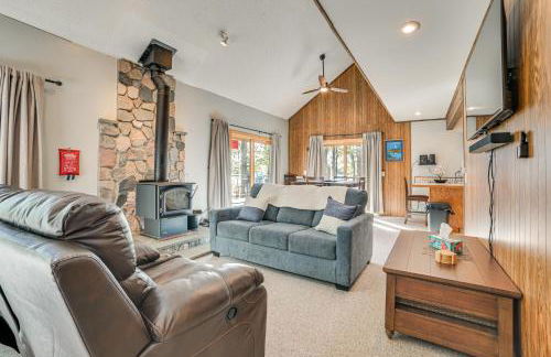 Pet-friendly Lakefront Gaylord Home with Dock! - Foto 3