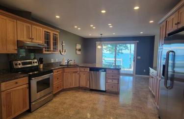 Beachfront~Private Sand Beach~Close Mackinac Ferry - Foto 8