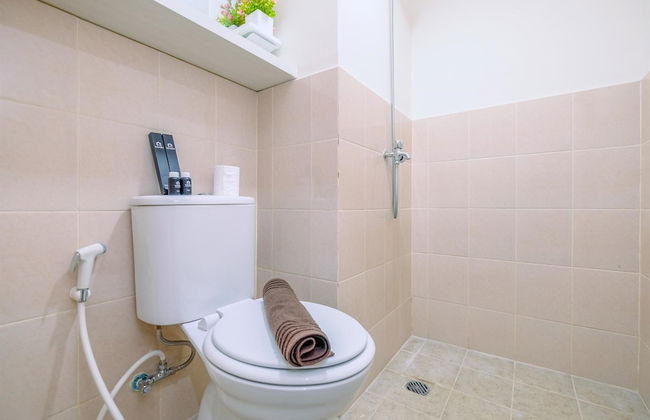 Minimalist and Cozy Stay 2BR at Podomoro Golf View Apartment - Foto 20