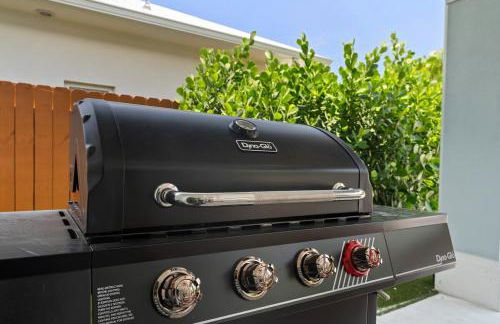 Peacock Palace Brand New Heated and Chilled Pool Golf Gym - Foto 49