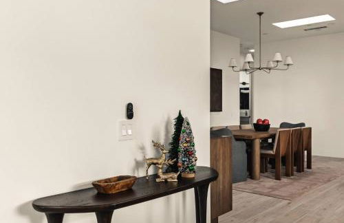 Desert Oasis: Pool, Spa, Golf Sim + EV Charger - Foto 69