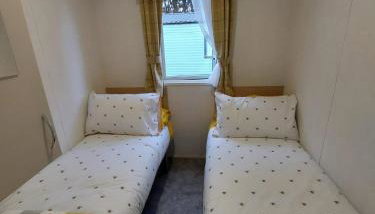 Woofles Luxury Caravan at Knaresborough Lido - Foto 5