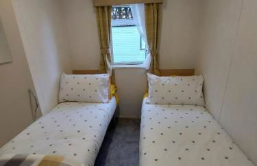 Woofles Luxury Caravan at Knaresborough Lido - Foto 5